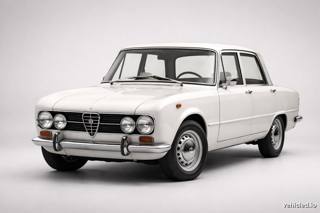 Alfa Romeo Giulia in Alfa White