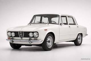 Alfa Romeo Giulia in Biancospino