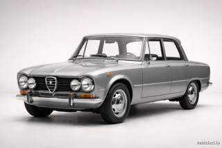 Alfa Romeo Giulia in Moonlight Grey