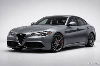 Alfa Romeo Giulia in Silverstone Grey