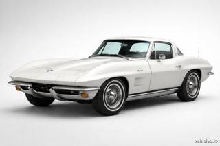 Chevrolet Corvette in Ermine White