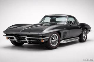 Chevrolet Corvette in Carbon Flash Metallic
