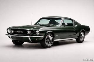 Ford Mustang in Highland Green