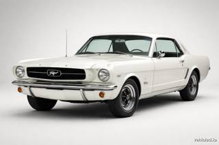Ford Mustang in Oxford White