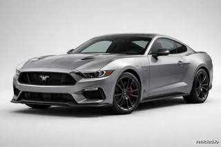 Ford Mustang in Iconic Silver