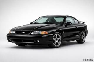 Ford Mustang in Shadow Black