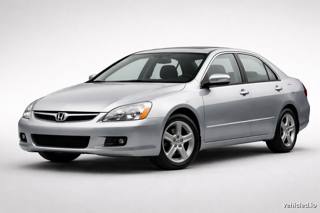 Honda Accord in Lunar Silver Metallic
