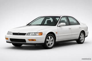 Honda Accord in Platinum White Pearl