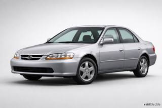Honda Accord in Lunar Silver Metallic