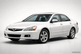 Honda Accord in Platinum White Pearl