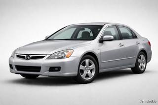 Honda Accord in Lunar Silver Metallic