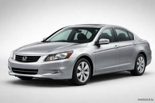 Honda Accord in Lunar Silver Metallic