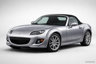 Mazda MX-5 Miata in Sonic Silver
