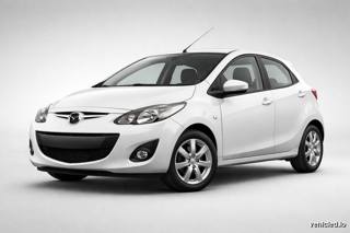 Mazda Mazda2 in Arctic White