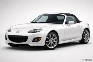 Mazda MX-5 Miata in Arctic White