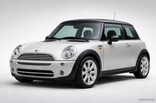 Mini Cooper in White Silver