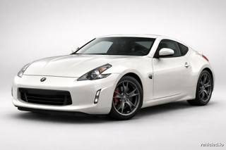 Nissan 370Z in Pearl White
