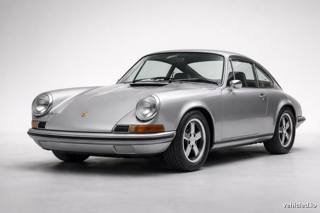 Porsche 911 in GT Silver Metallic