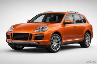 Porsche Cayenne in Lava Orange