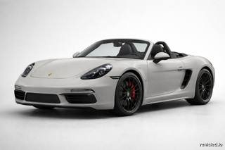 Porsche 718 Boxster in Chalk