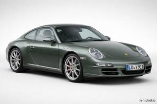 Porsche 911 in Aventurine Green