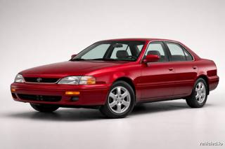 Toyota Camry in Ruby Flare Pearl