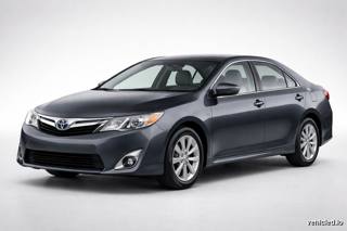 Toyota Camry in Magnetic Gray Metallic