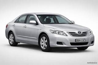 Toyota Camry in Celestial Silver Metallic