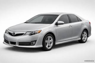 Toyota Camry in Celestial Silver Metallic