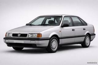 Volkswagen Passat in Reflex Silver