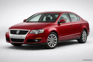 Volkswagen Passat in Fortana Red