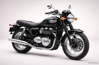 Triumph Bonneville in Jet Black