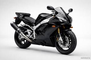 Yamaha YZF-R1 in Tech Black