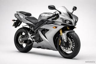 Yamaha YZF-R1 in Matte Silver