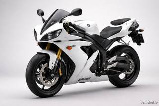 Yamaha YZF-R1 in Pearl White