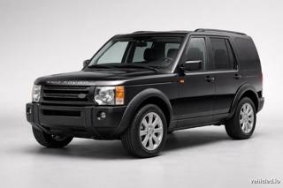 Land Rover Discovery in Santorini Black